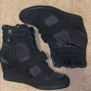 Vera Wang wedge sneakers size 10